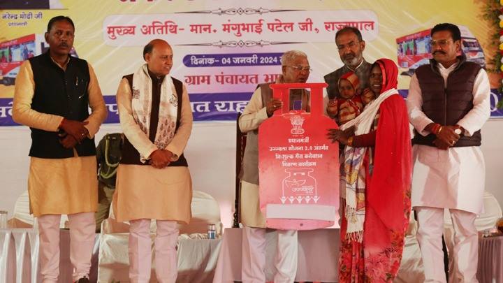 हितग्राहियों को मिल रहा है सरकार की जनोन्मुखी योजनाओं का लाभ - राज्यपाल श्री पटेल